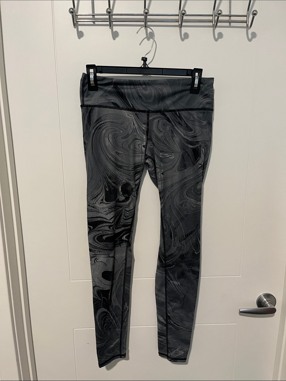 ALO Yoga Airbrush Gray Black Swirl Marble Design Athletic Leggings Athleisure - Picture 1 of 12